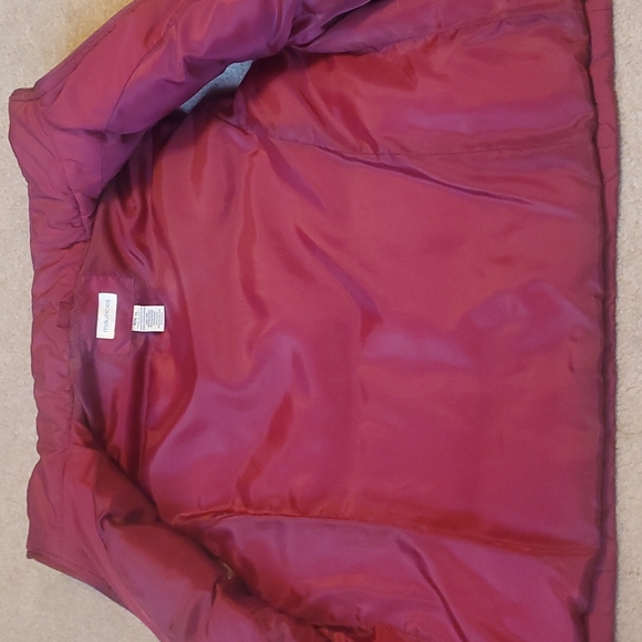 Maurices deep brick red down vest in a size XL - Picture 8 of 10